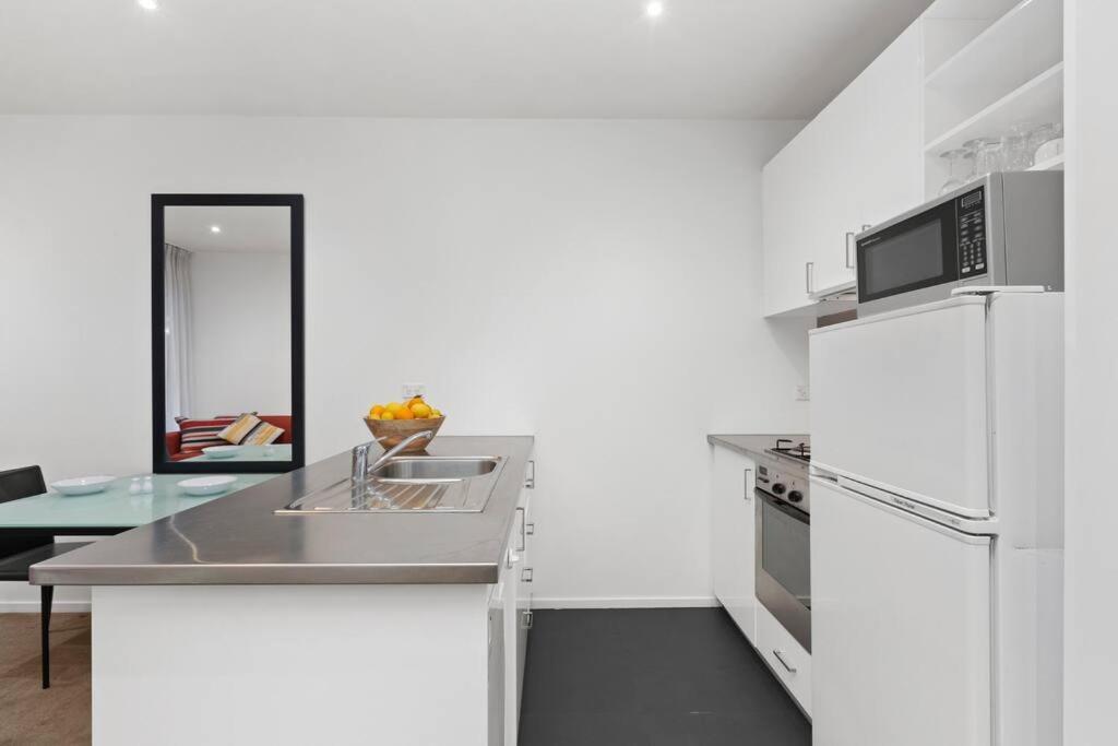 108 Astral Apartments Melbourne Dış mekan fotoğraf